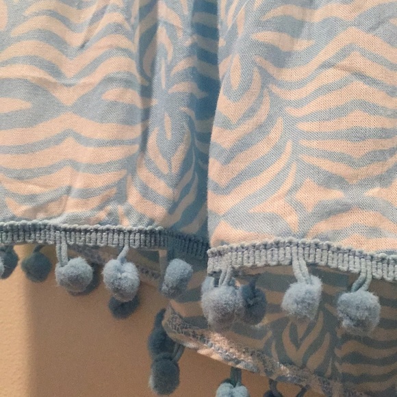 Blue and white flowy shorts - Picture 2 of 4